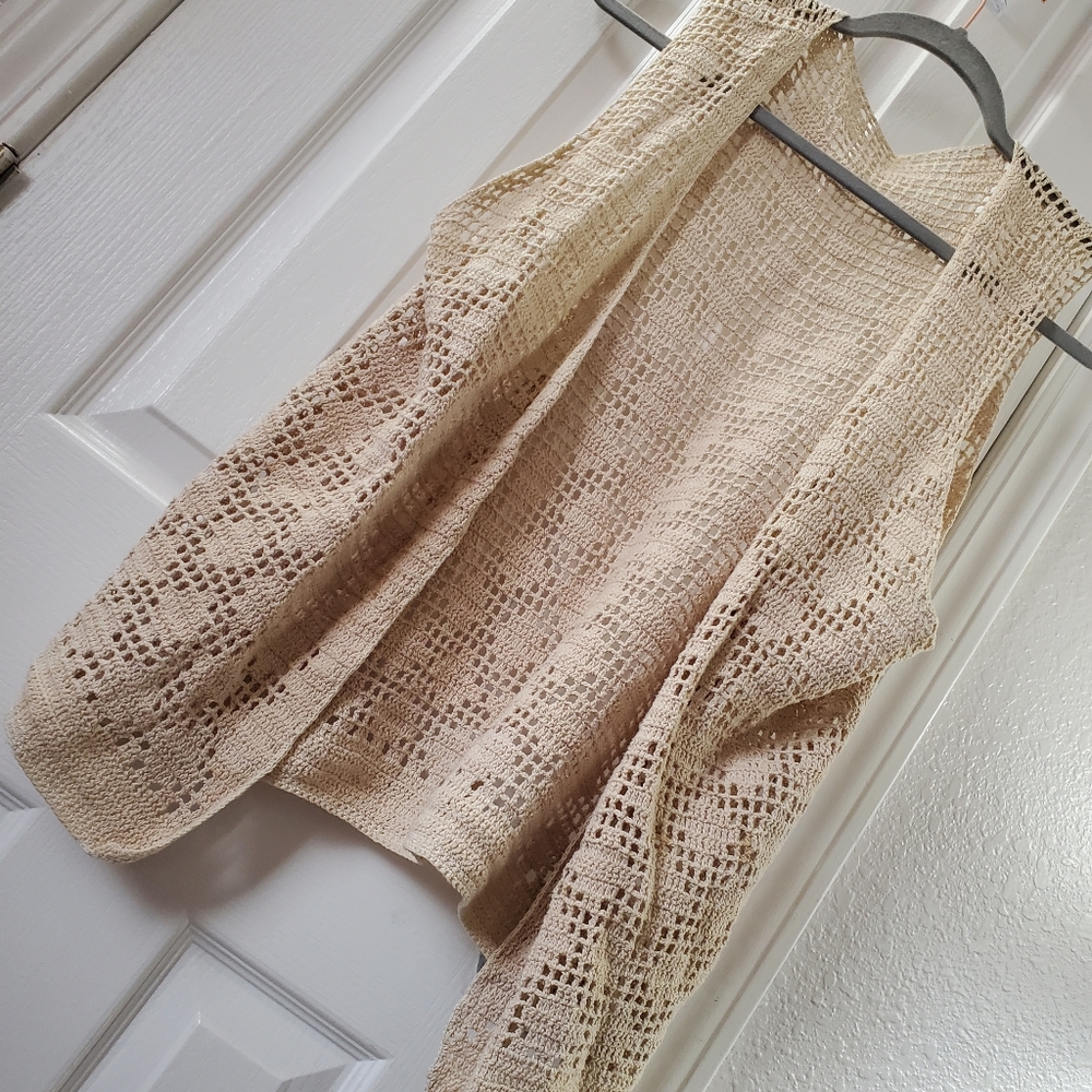 Vintage 1970's Boho Crocheted Vest - Picture 7 of 11